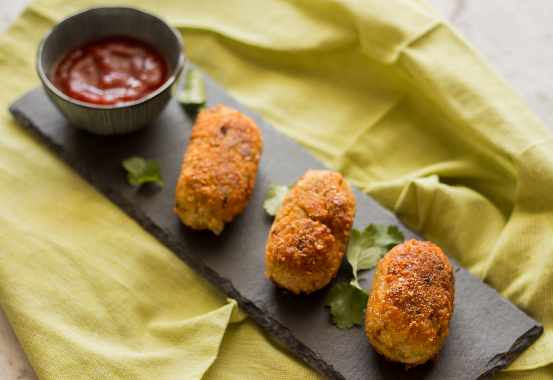 These crispy and crunchy potato and chicken croquettes are made with mashed potato, chicken, capsicum and noodles coated with breadcrumbs to create a delicious fried snack.  