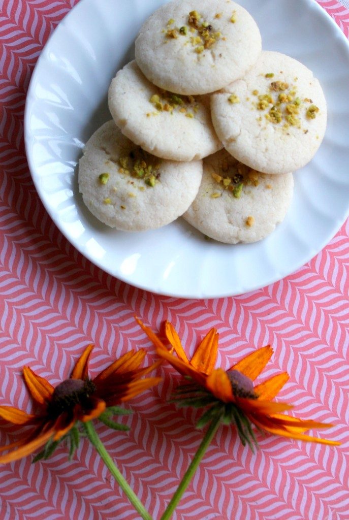 A collection of 19 make ahead recipes for Ramadan to save you time in the kitchen and help you prepare iftar, sehri and dinner as stress free as possible.  Featured here is a recipe of Nan Khatai by Allflouredupp