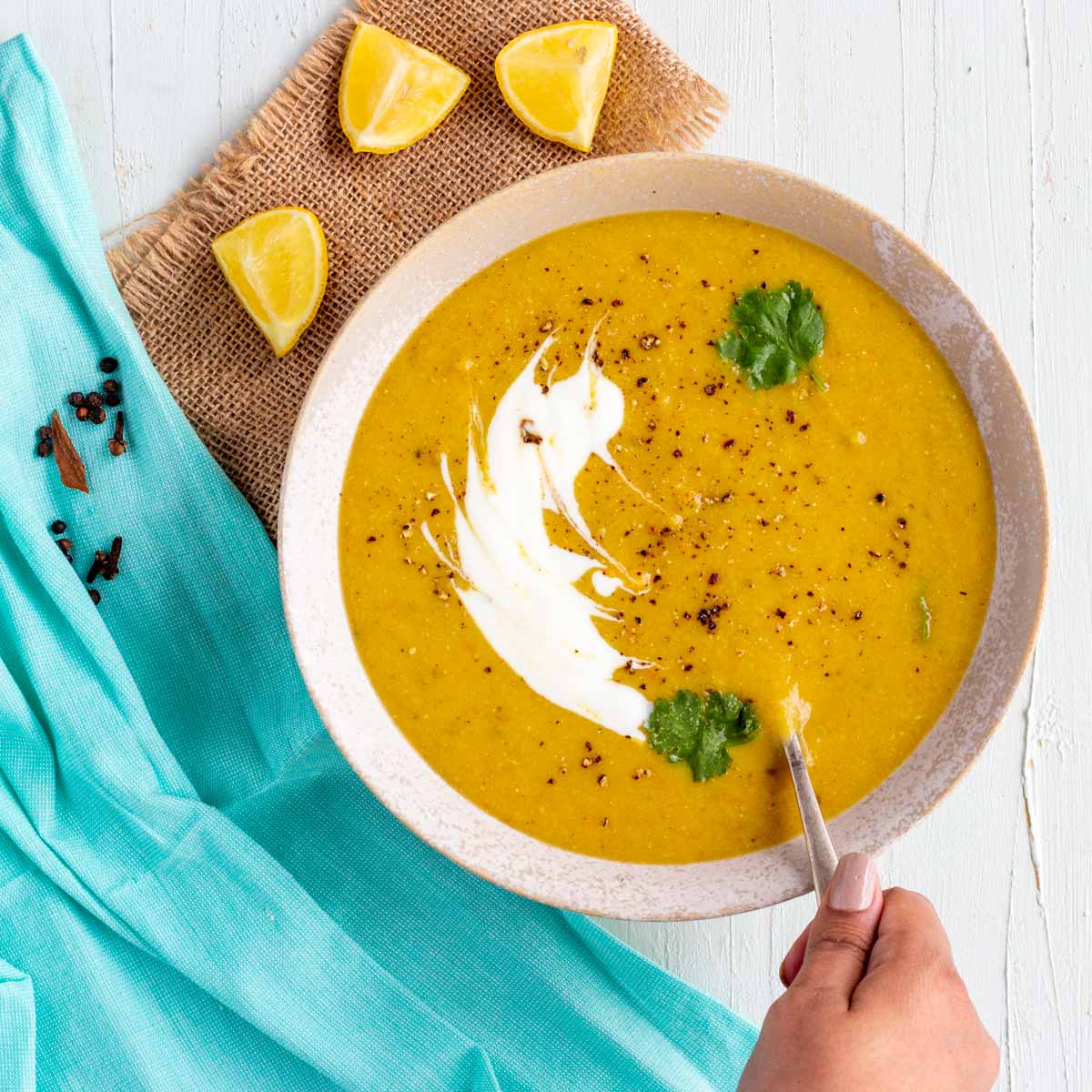 A bowl of vegan mulligatawny soup.